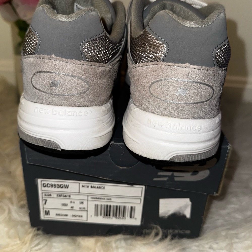 NEW BALANCE 993 Sz:7 Big Kids. Great condition, authentic, comes with/box - Picture 11 of 12